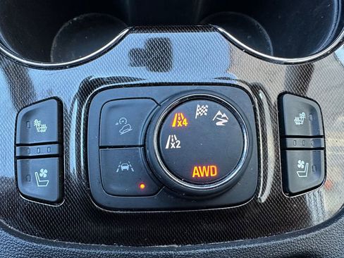 Used 2023 GMC Acadia AT4 w/ Preferred Package image 7