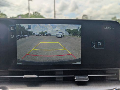 Used 2025 Hyundai Kona SEL FWD image 14