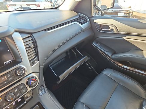 Used 2018 Chevrolet Tahoe LT w/ RST Edition image 17