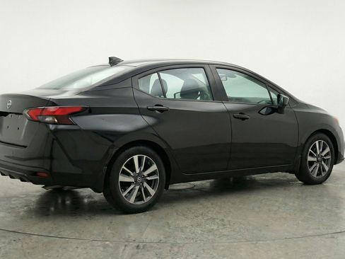 Used 2025 Nissan Versa SV image 9