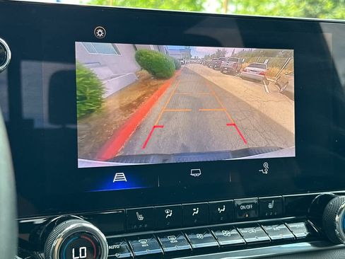 Used 2024 Chevrolet Colorado ZR2 AWD/4WD image 18