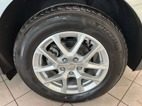 Certified 2024 Chevrolet Equinox LT w/ LPO, Floor Liner Package image 15