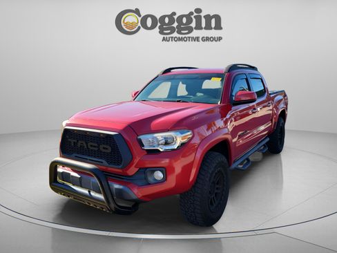 Used 2017 Toyota Tacoma SR5 w/ Tow Package image 1