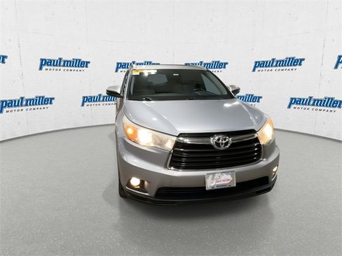 Used 2015 Toyota Highlander XLE image 4