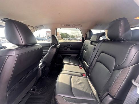 Certified 2022 Nissan Pathfinder SL w/ SL Black Package FWD image 16