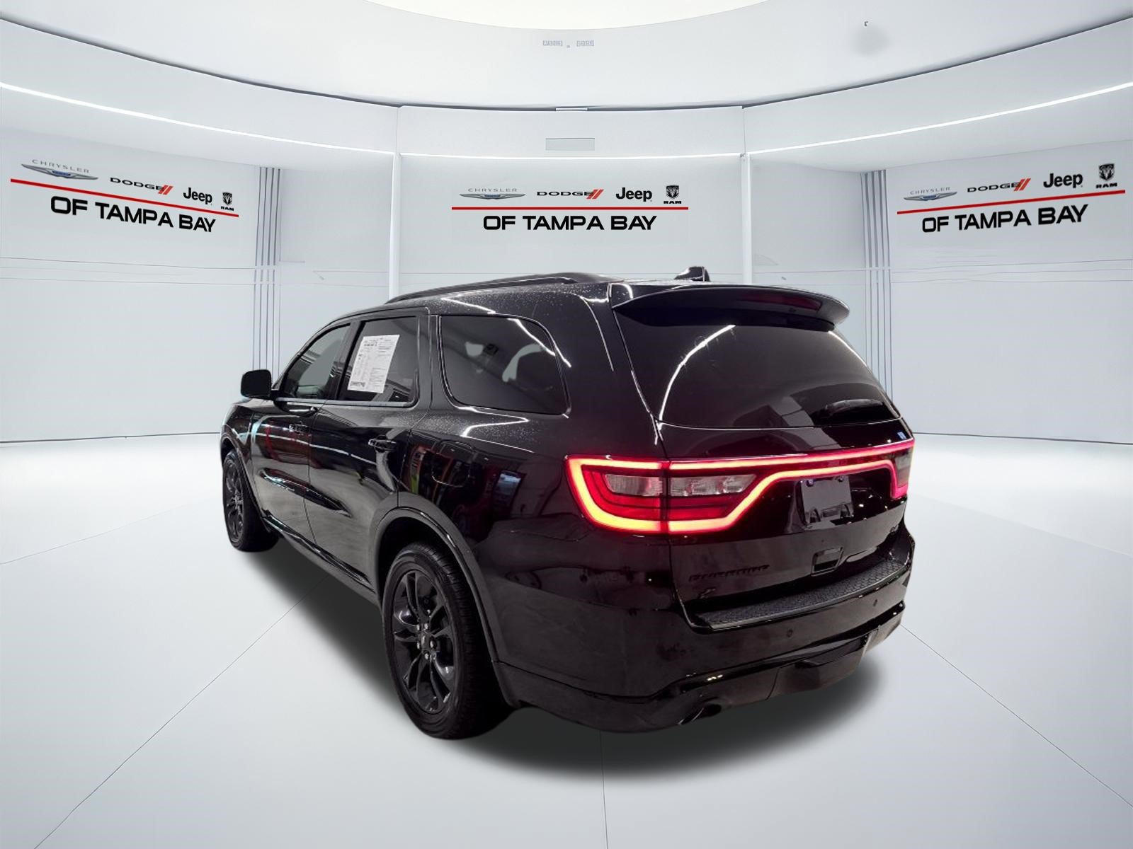 Used 2023 Dodge Durango R/T w/ Blacktop Package AWD/4WD image 4