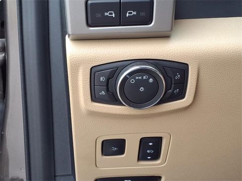 Used 2021 Ford F350 Lariat w/ Lariat Ultimate Package image 28