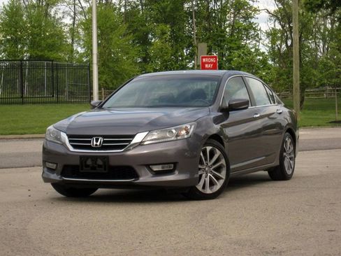 Used 2013 Honda Accord Sport image 3