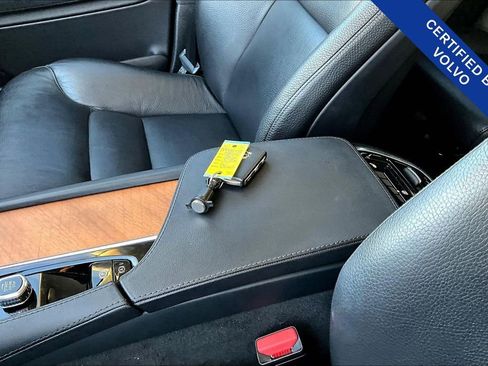 Used 2023 Volvo XC90 B5 Plus image 13