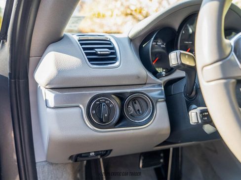 Used 2014 Porsche Cayman image 31