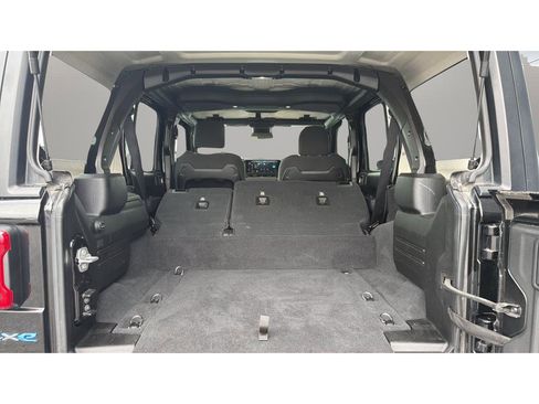 Used 2025 Jeep Wrangler Unlimited Rubicon 4xe w/ Safety Group AWD/4WD image 13
