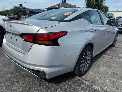 Used 2025 Nissan Altima 2.5 SV FWD image 4