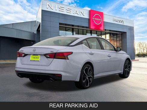 New 2025 Nissan Altima 2.5 SR image 8