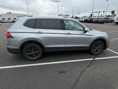 Used 2022 Volkswagen Tiguan SE AWD/4WD image 3