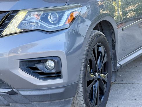 Used 2018 Nissan Pathfinder SL w/ Midnight Edition Package FWD image 6