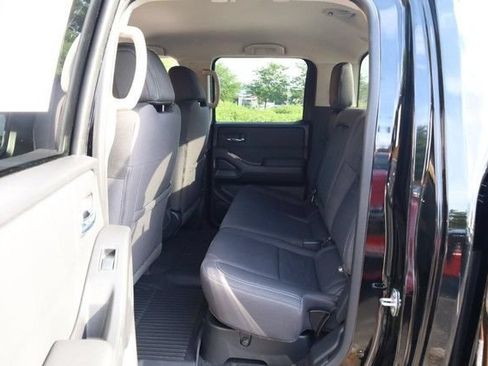 Certified 2022 Nissan Frontier SV AWD/4WD image 19