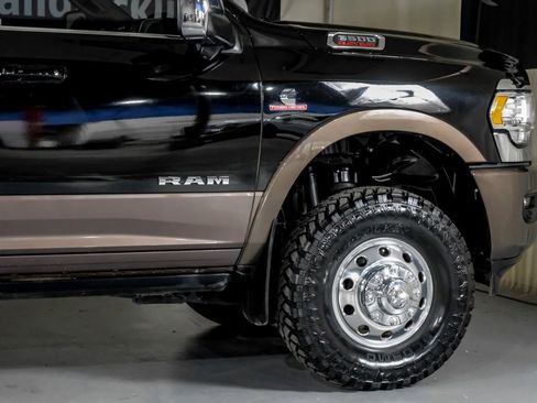 Used 2024 RAM 3500 Limited w/ Towing Technology Group AWD/4WD image 7