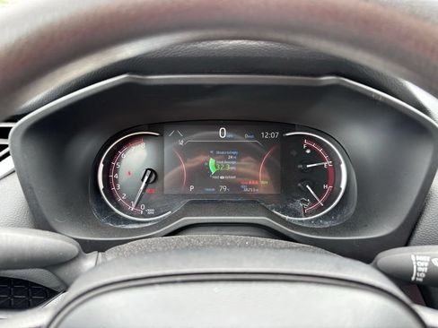 Used 2025 Toyota RAV4 XLE AWD/4WD image 24