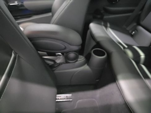 Used 2019 MINI Cooper 2-Door Hardtop w/ Premium Package image 19