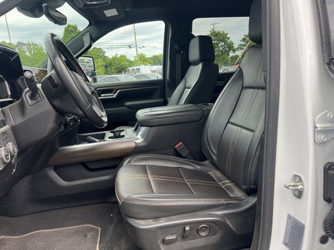 Used 2024 Chevrolet Silverado 2500 High Country w/ Technology Package AWD/4WD image 16