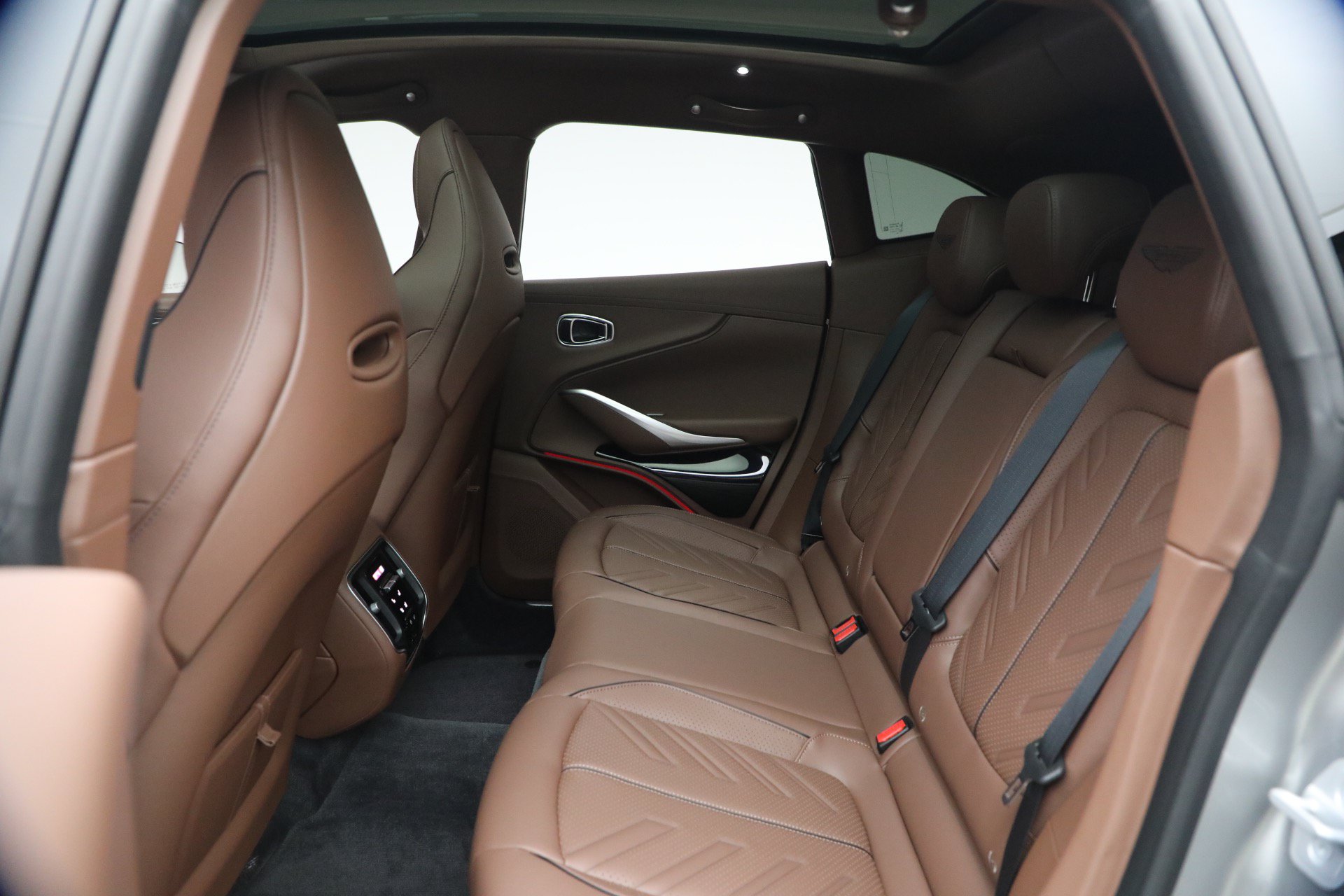 Used 2026 Aston Martin DBX 707 AWD/4WD image 22