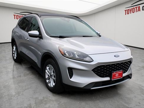 Used 2020 Ford Escape SE image 6