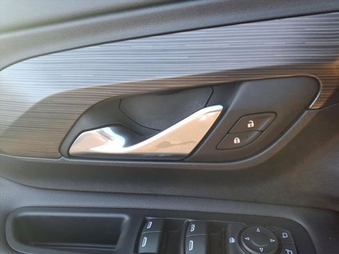 Certified 2022 GMC Terrain SLE w/ Driver Convenience Package image 15