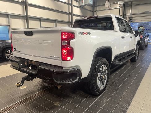 Used 2022 Chevrolet Silverado 2500 Custom w/ Custom Value Package image 17
