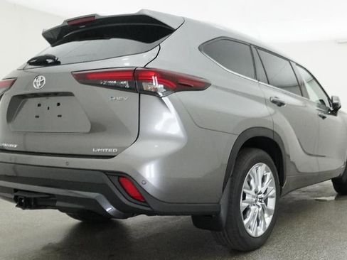 New 2026 Toyota Highlander Limited AWD/4WD image 24