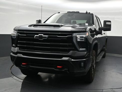 Used 2025 Chevrolet Silverado 2500 LT w/ Trail Boss Package AWD/4WD image 9