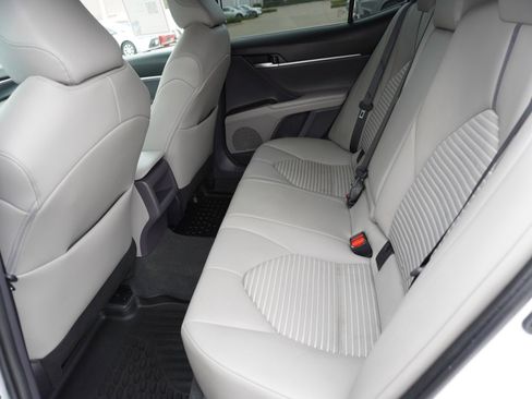 Used 2023 Toyota Camry SE image 12