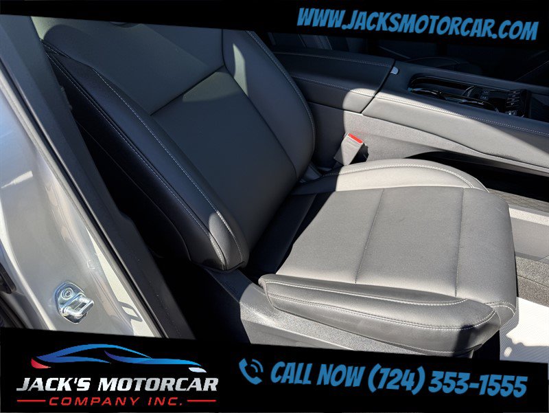 Used 2025 Nissan Murano SV AWD/4WD image 32