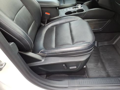 Used 2022 Ford Escape Titanium AWD/4WD image 19