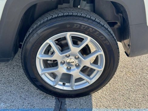 Used 2022 Jeep Renegade Latitude w/ Convenience Group image 10