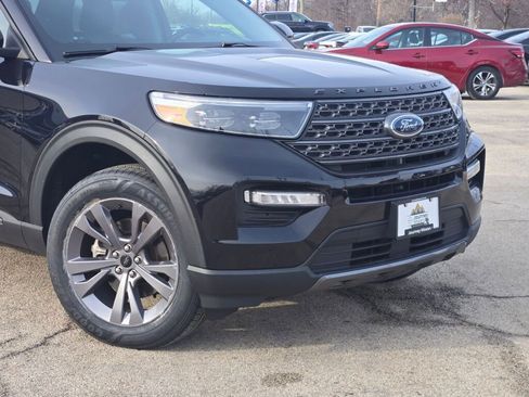 Used 2022 Ford Explorer XLT w/ Equipment Group 202A image 2