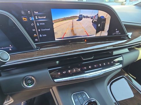 Used 2022 Cadillac Escalade Premium Luxury Platinum image 24