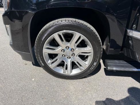 Used 2015 Cadillac Escalade ESV Premium image 9