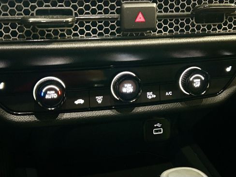 Used 2025 Honda HR-V Sport image 15