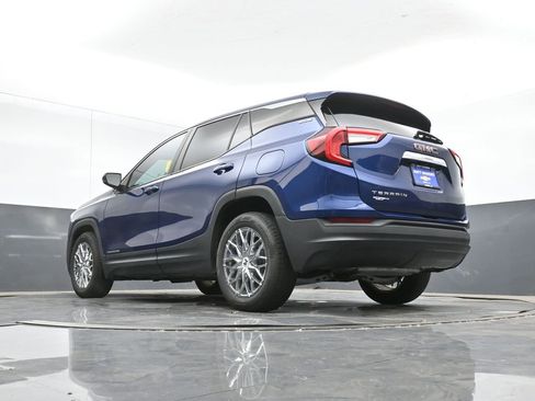 Used 2022 GMC Terrain SLE image 39