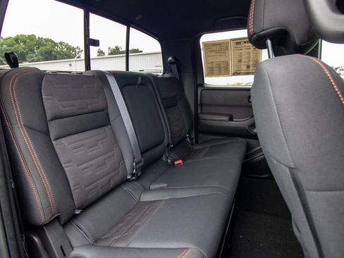 Used 2022 Nissan Frontier Pro-X RWD image 17