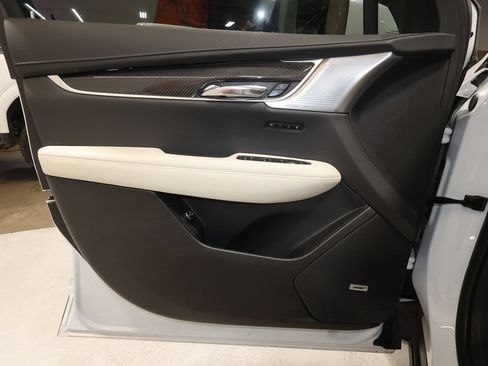 Used 2024 Cadillac XT6 Sport w/ LPO, Floor Liner Package AWD/4WD image 21