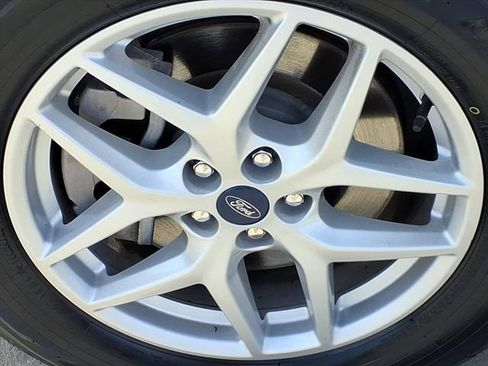 Used 2021 Ford Edge SEL w/ Convenience Package AWD/4WD image 4