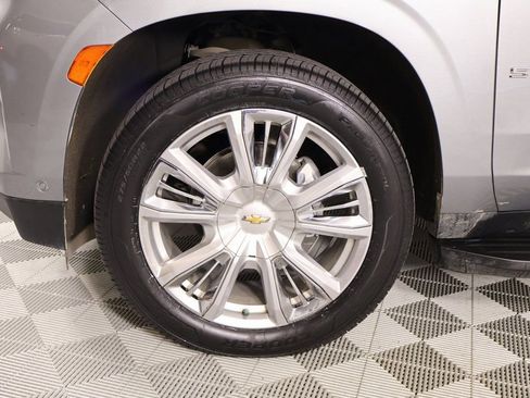 Used 2024 Chevrolet Suburban High Country w/ Advanced Technology Package AWD/4WD image 19