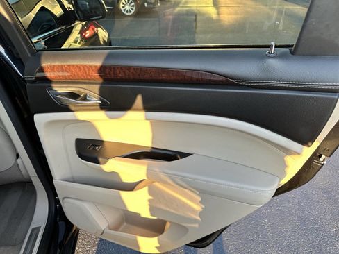 Used 2013 Cadillac SRX Luxury w/ Driver Awareness Package image 20