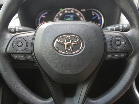 Used 2025 Toyota RAV4 XLE image 24