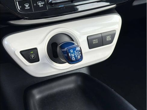 Used 2016 Toyota Prius Two FWD image 12