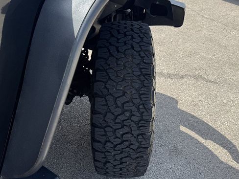 Used 2016 Jeep Wrangler Unlimited Sahara AWD/4WD image 11
