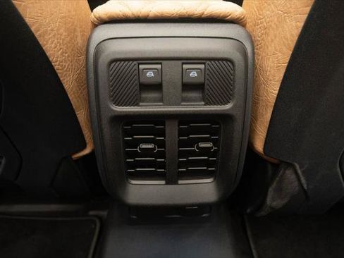 Used 2025 Ford Bronco Badlands AWD/4WD image 38