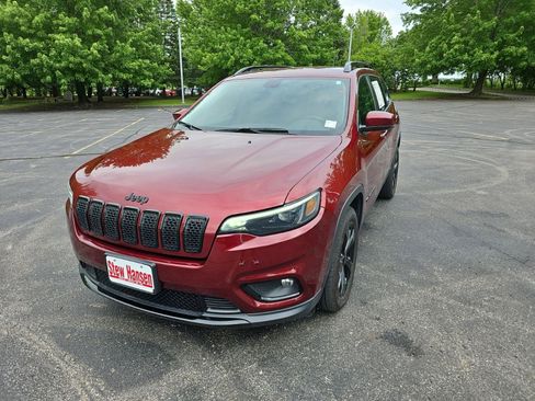 Used 2020 Jeep Cherokee Latitude Plus FWD image 2