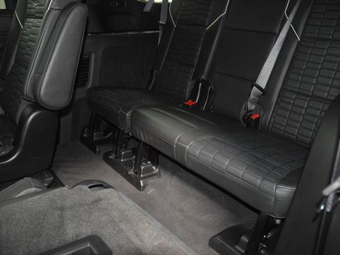 Used 2024 Cadillac Escalade ESV Premium Luxury Platinum AWD/4WD image 45